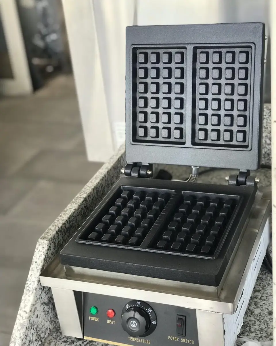 Makineri profesionale per pjekjen e waffles,pjek njetrajtesisht