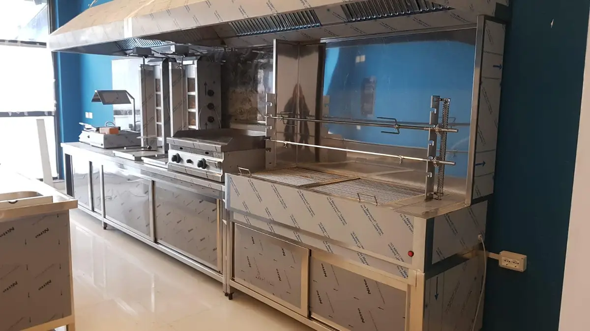 Fast-foodi me i ri ne Durres , mban firmen e KRISTEG INOX – foto 5
