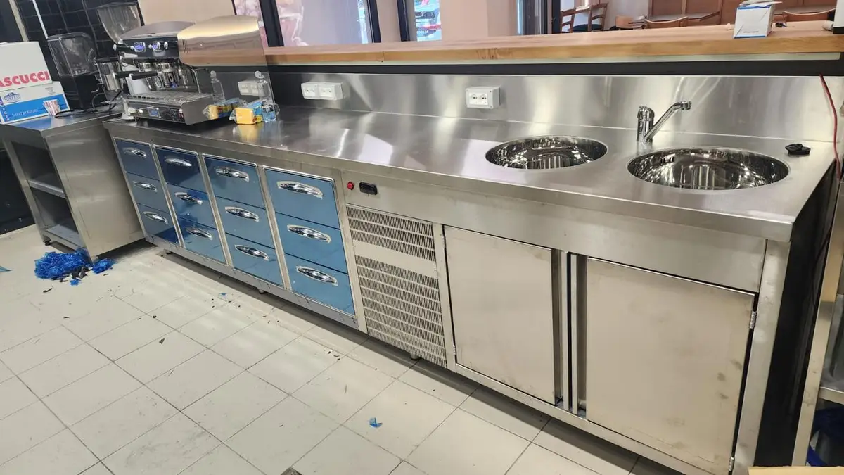 Banak bari inoksi për bar-kafe apo restorant – zgjidhja ideale