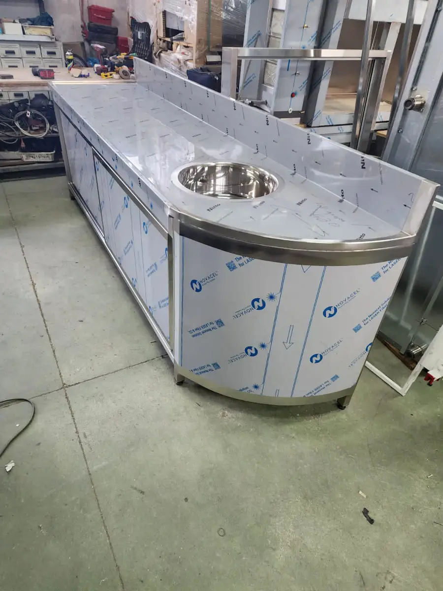 Banaku i barit sapo perfunduar nga Kristeg Inox, drejt per te klienti