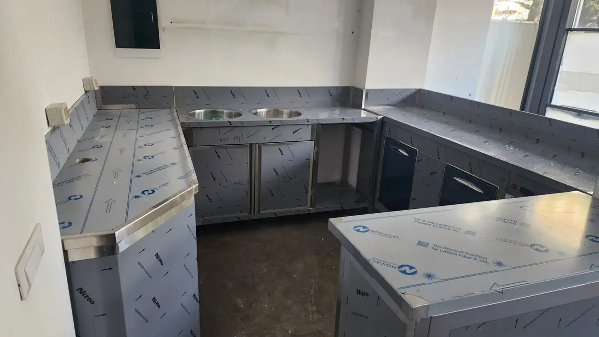 “Banak inox profesional – Kombinimi perfekt i funksionalitetit