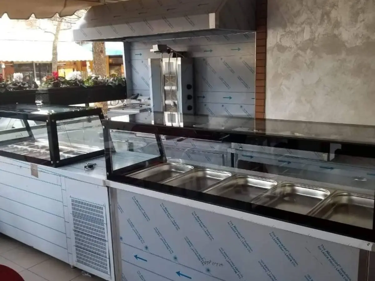 Pamjet e nje fast foodi ne Tirane , ideuar dhe realizuar nga KRISTEG