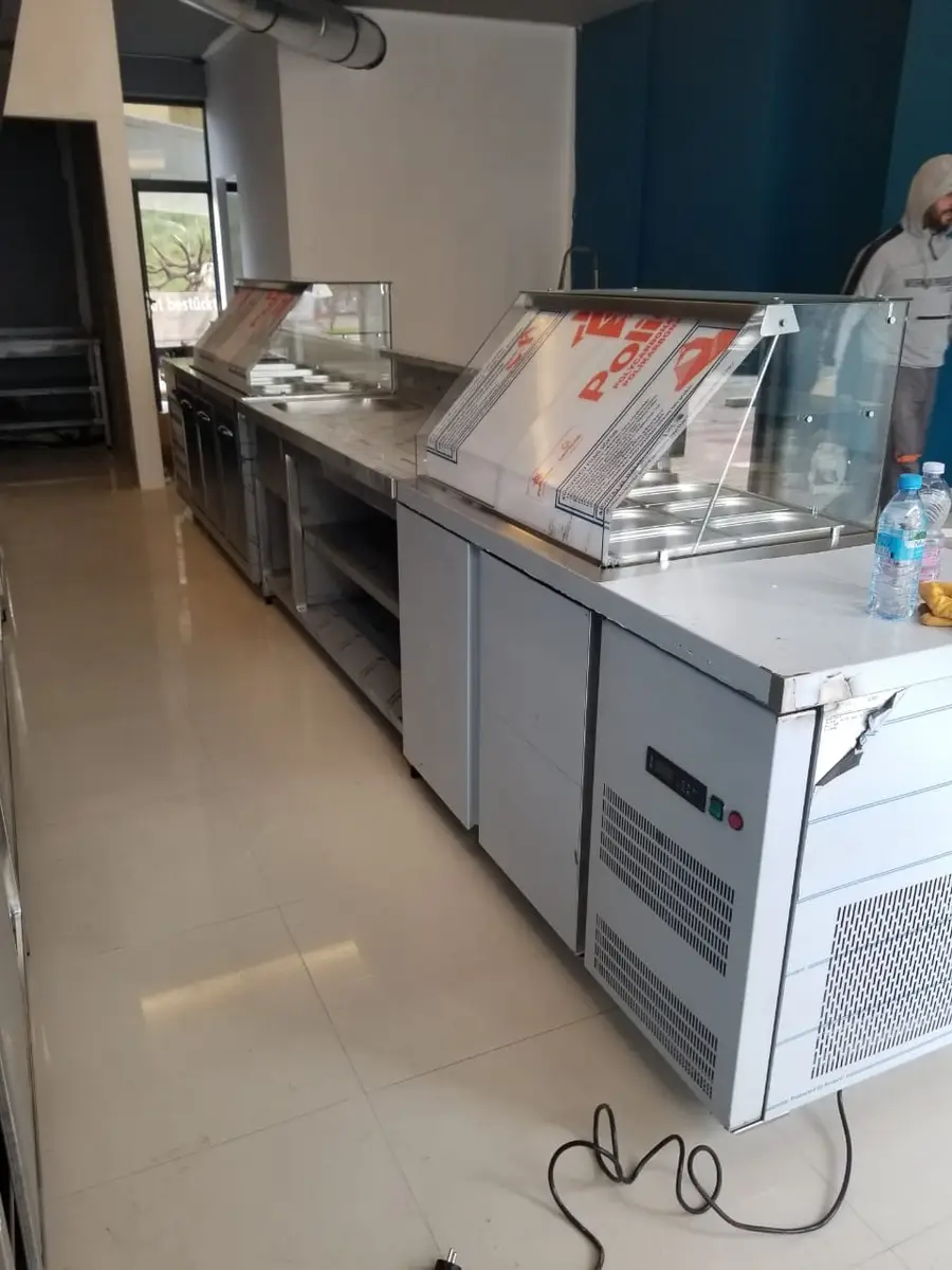 Komplet fast-food per nje prakticitet dhe shfrytezim te ambjentit