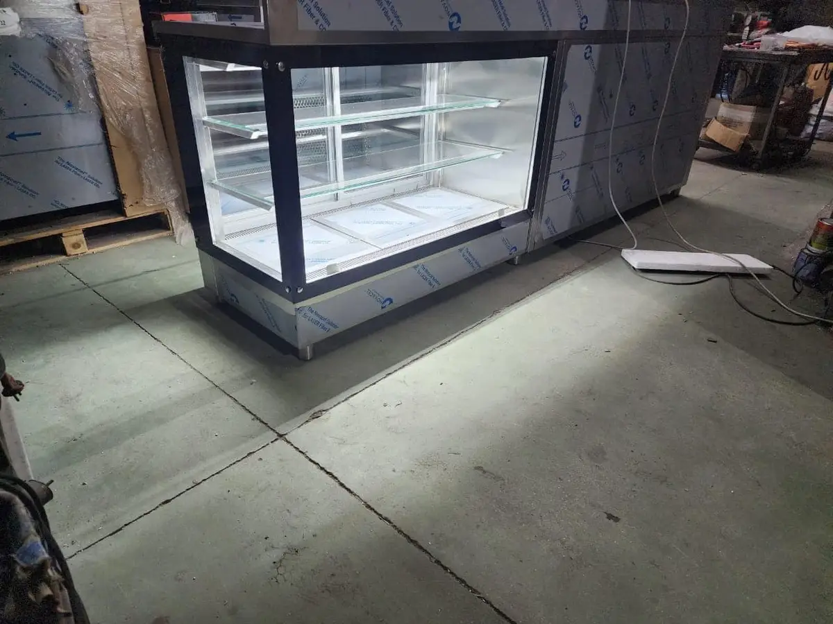 Vitrine pastiçerie +banak inoks