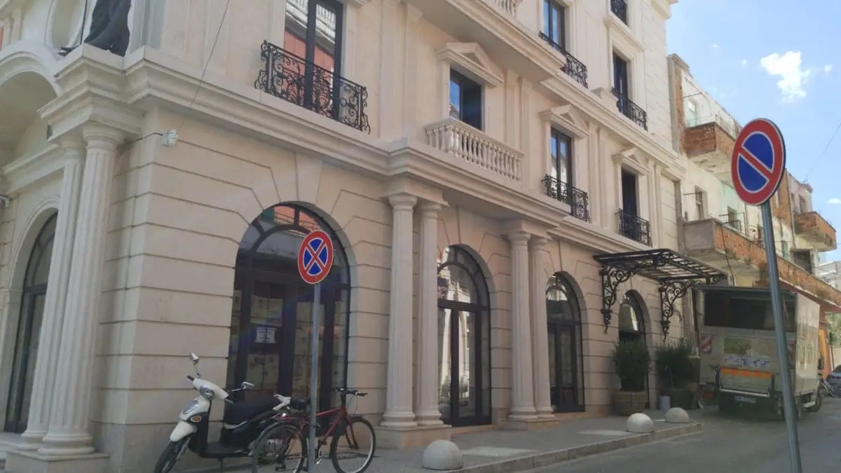 Zbatim projekti në Bar-Restorant , Hotel Endy , Durrës