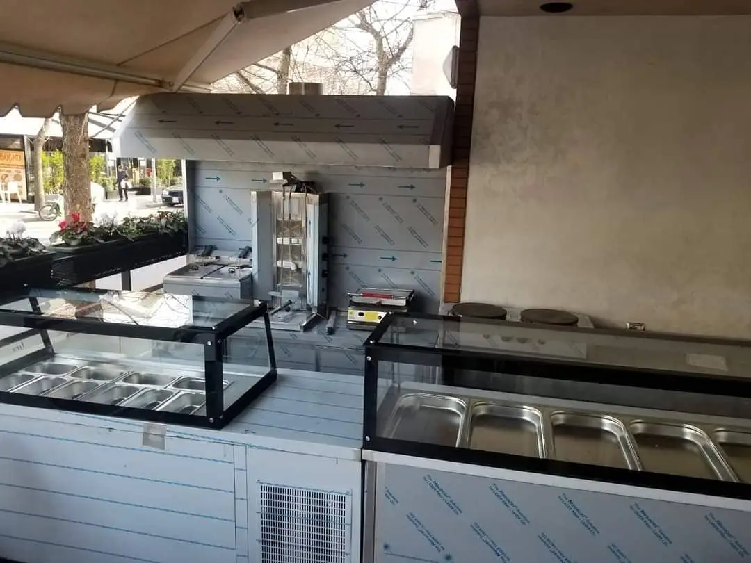Fast-foodi me i ri ne Tirane, mban firmen e KristegInox