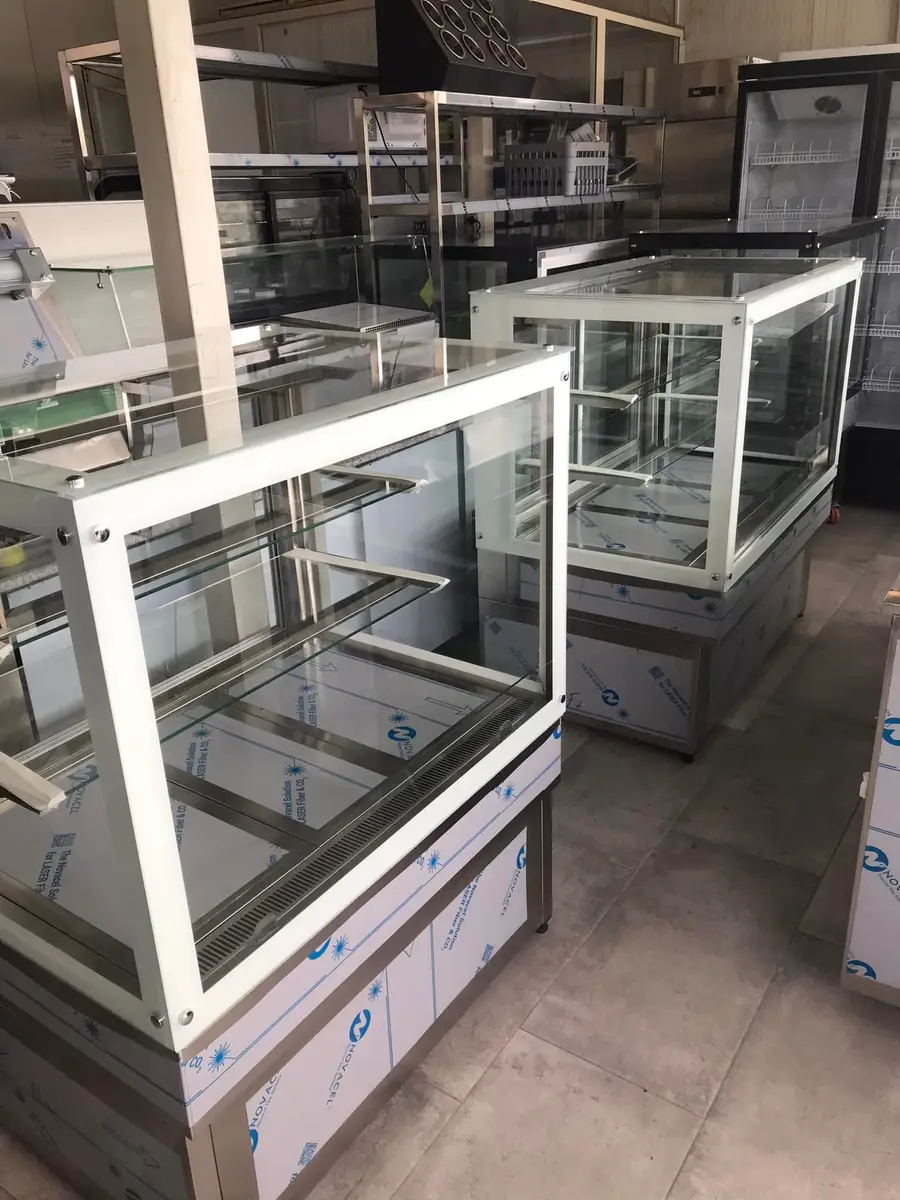 Vitrine pasticerie prodhuar nga KRISTEG INOX ne formatin 100 cm – foto 3