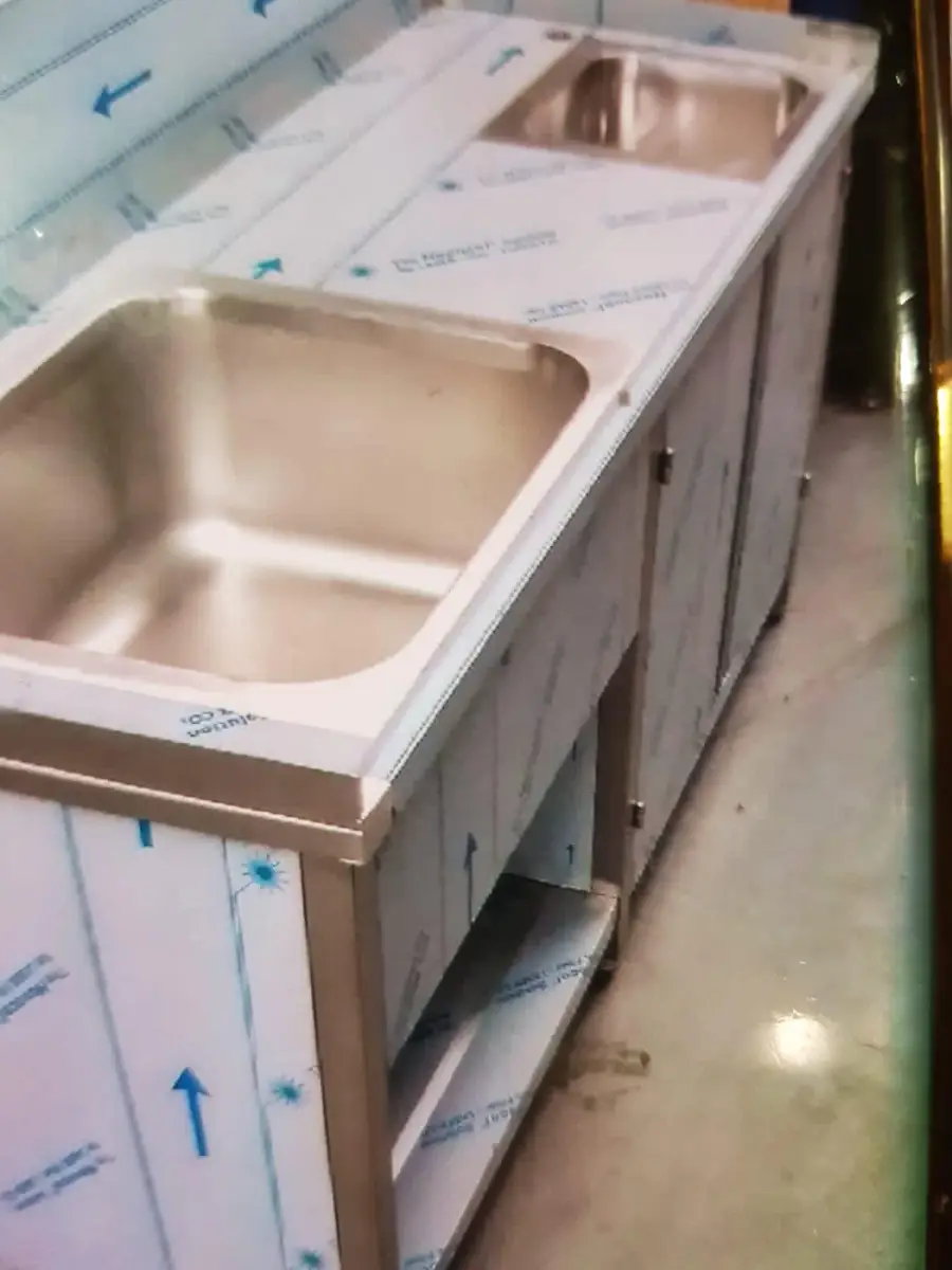 Ne Kristeg Inox do te gjeni lavaman dhe tavolina sipas kerkesave tuaja