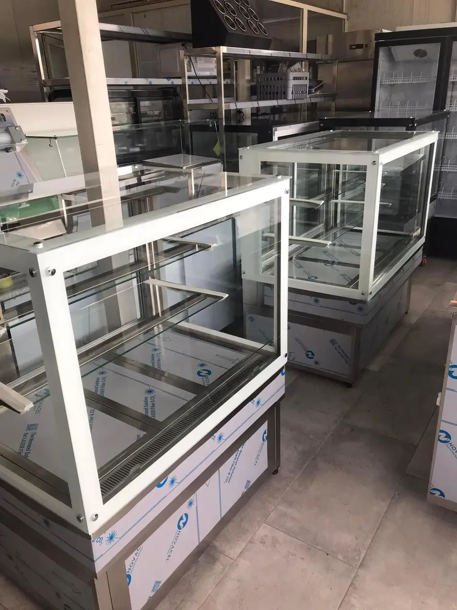 Vitrina pasticerie prodhuar nga KRISTEG INOX , gati per tek klienti – foto 2