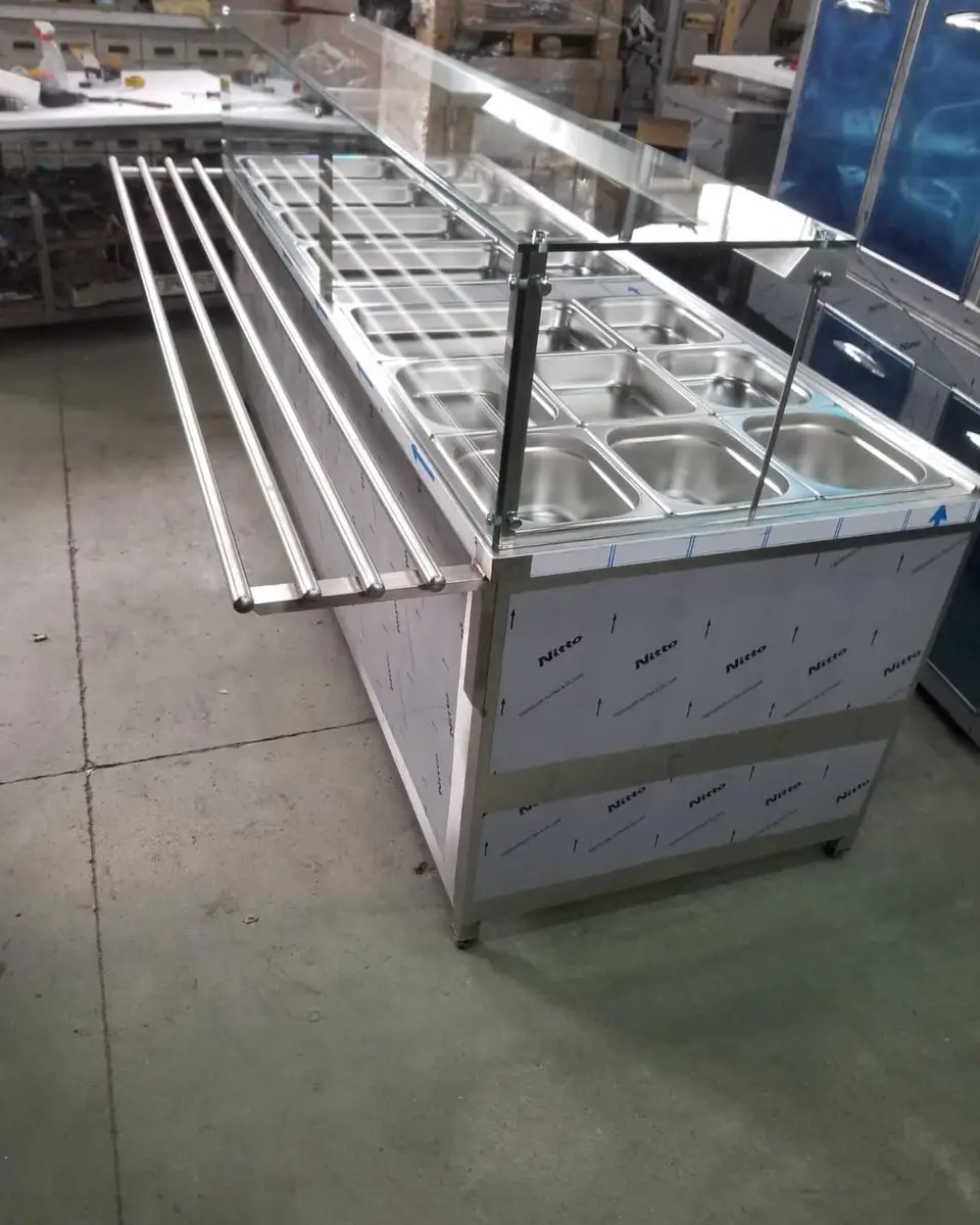 Banak self-service,kompleton restorantet dhe hotelet tuaja