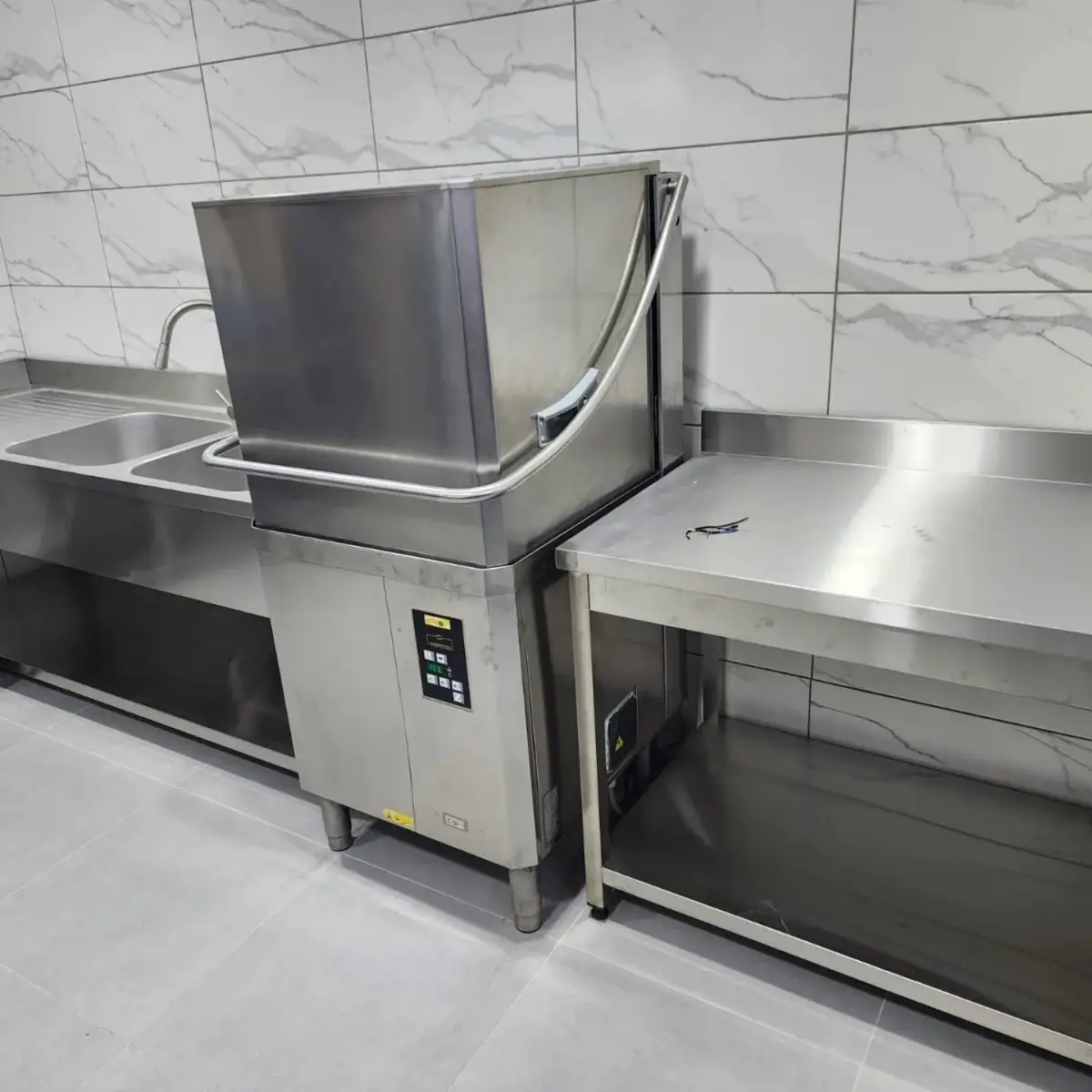 Kuzhina e dizenjuar nga Kristeg Inox është një shembull i shkëlqyer